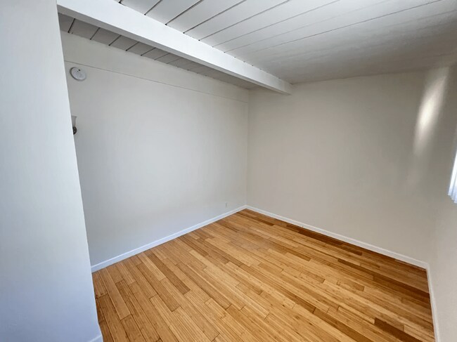 Building Photo - 11842 Venice Blvd