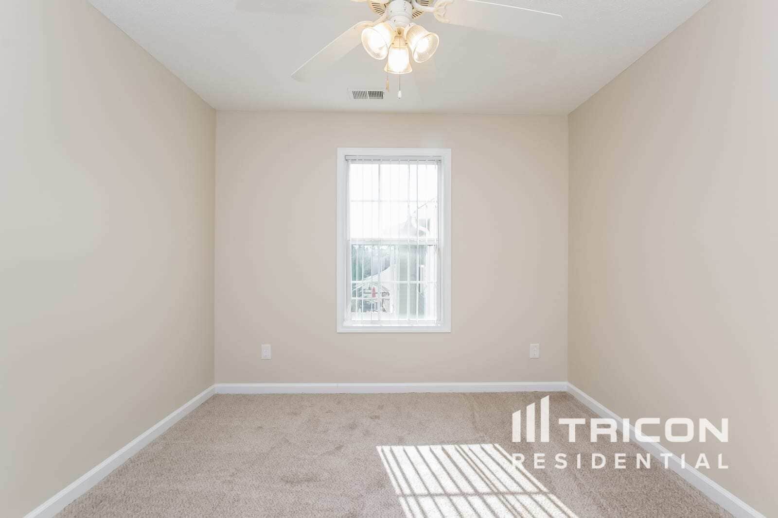 Building Photo - 221 Rosemont Ct