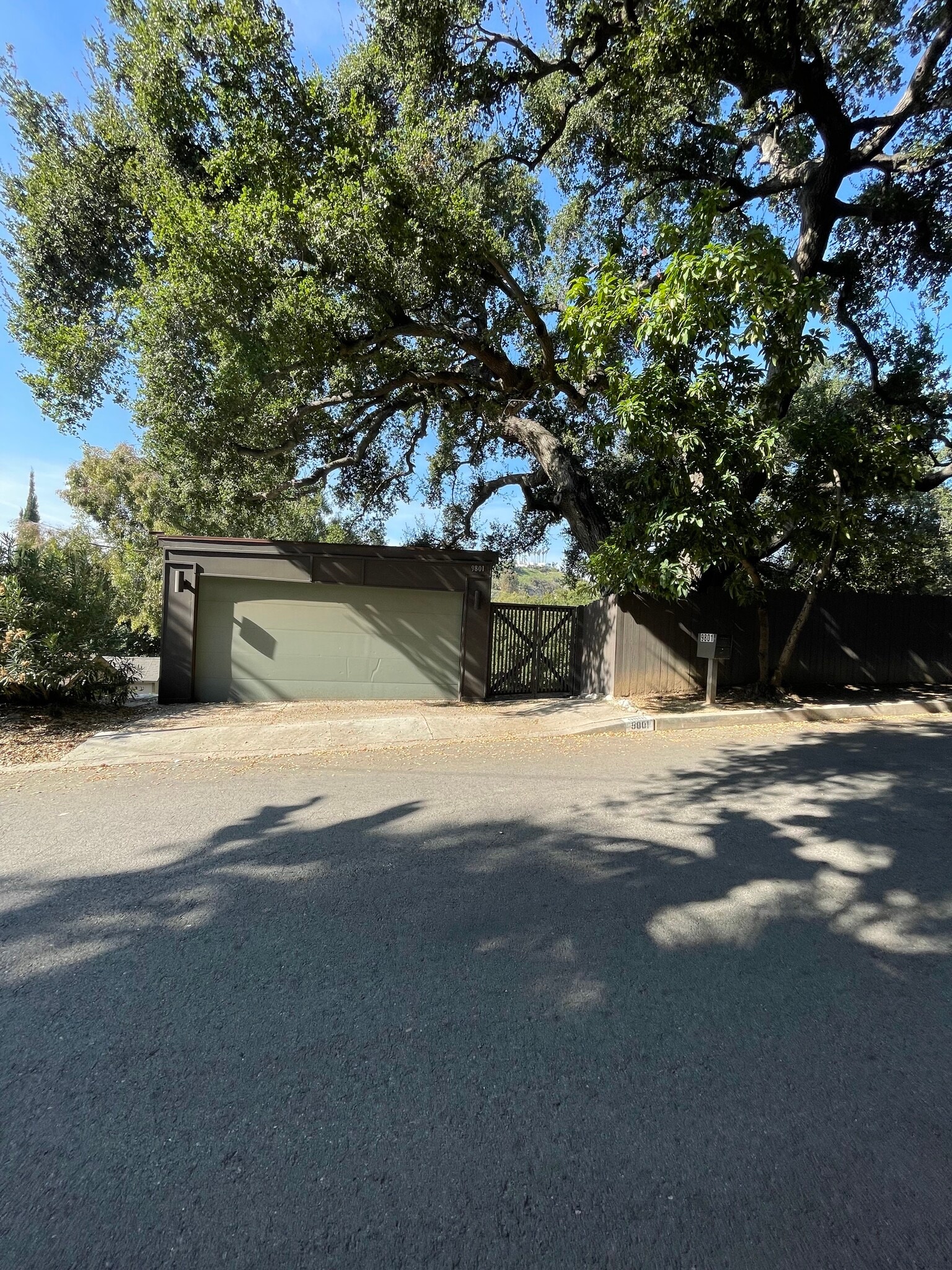 Building Photo - 9801 Shadow Island Dr
