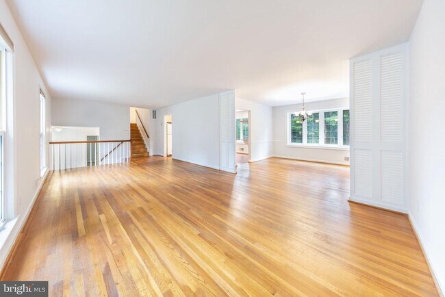 Building Photo - 615 Smallwood Rd