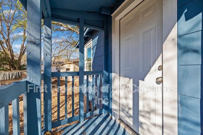 Building Photo - 1127 W 5th Ave