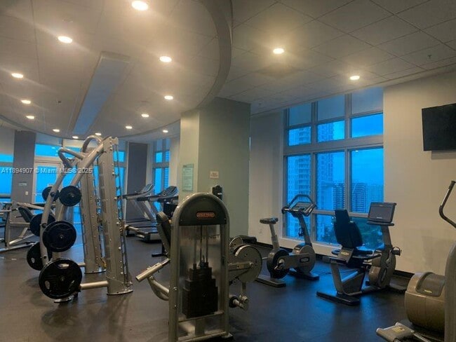 Building Photo - 300 S Biscayne Blvd