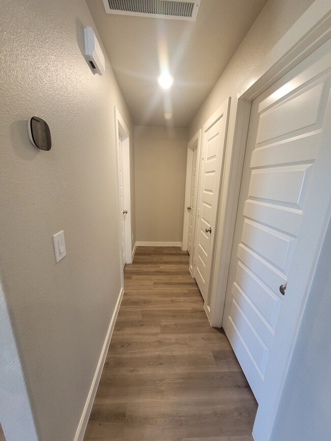 Building Photo - 3 bed 2 bath home in Lone Star Trails subd...