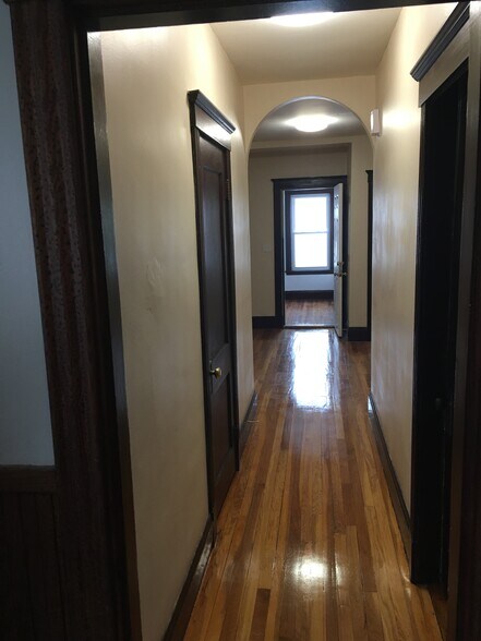 Building Photo - 30 Henry Ave