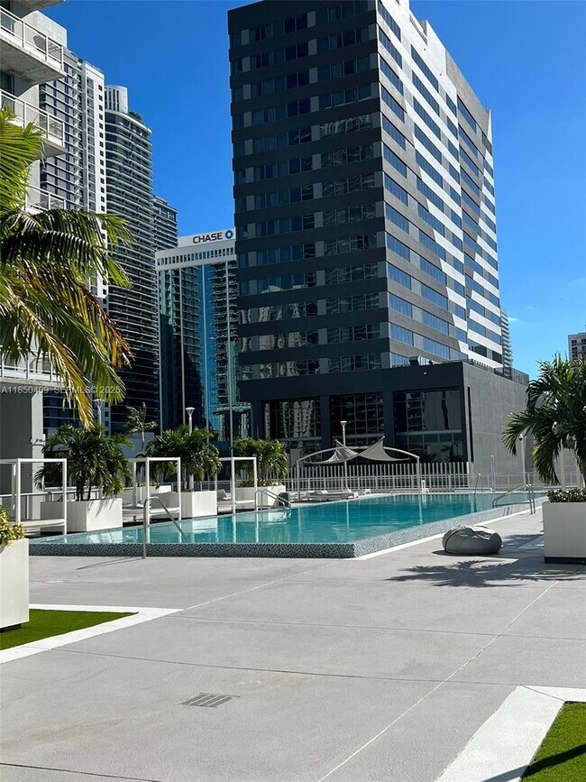 Building Photo - 690 SW 1st Ct