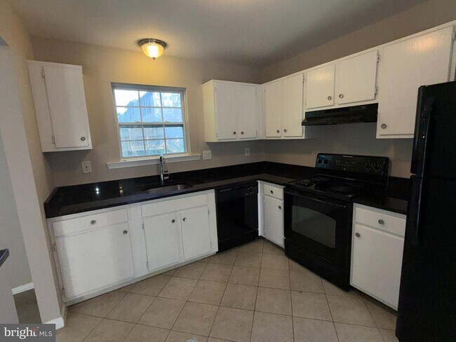 Building Photo - 2119 Princess Anne Ct