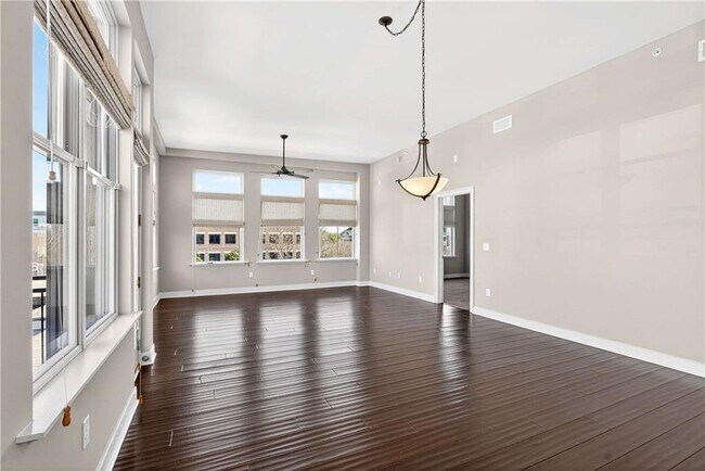 Building Photo - 201 W Ponce de Leon Ave