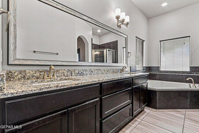 Building Photo - 12744 Midland Ct