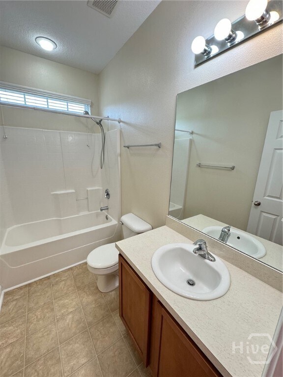 Building Photo - 260 Red Oak Dr