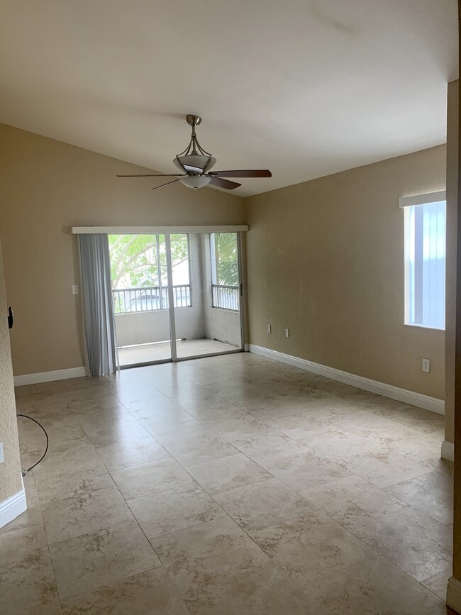 Building Photo - 2841 N Oakland Forest Dr