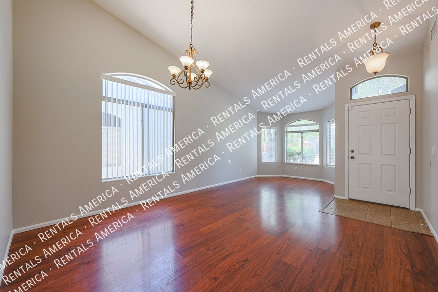 Building Photo - 12438 W Rancho Dr