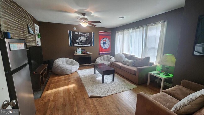 Building Photo - 211 University Blvd