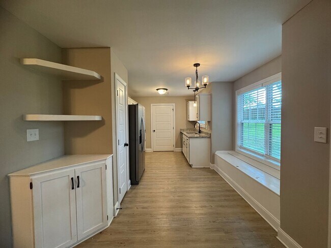 Building Photo - Gorgeous Single Family Home In Clarksville