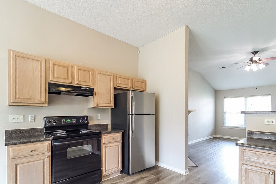 Building Photo - 70 Oakland Woods Cove