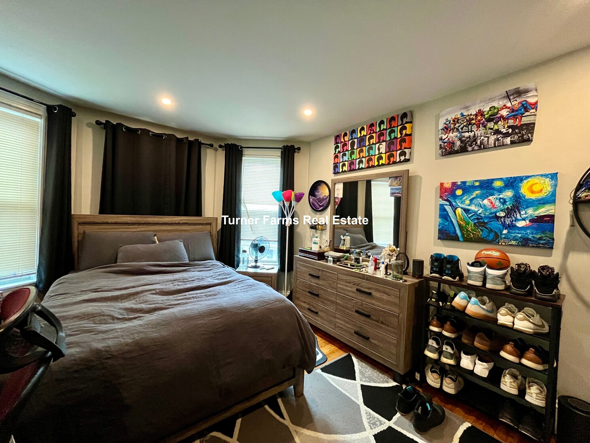 Building Photo - 24 Pond St