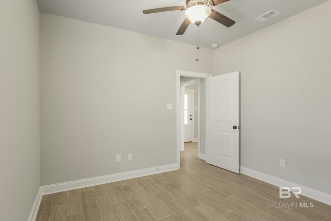 Building Photo - 1562 Fenton Cir