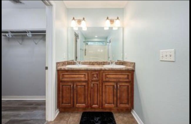 Building Photo - 44 Wildwood St