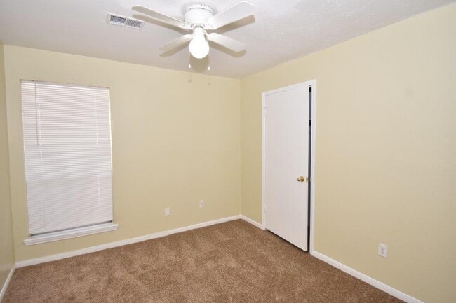 Building Photo - 4315 Jura Dr