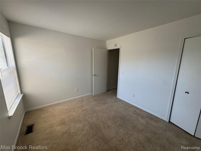 Building Photo - 6620 Fireside Ct