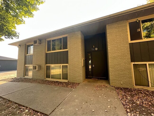 Building Photo - 700 19th Ave