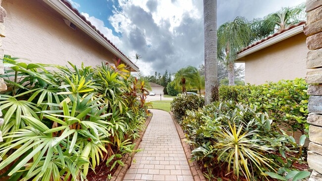 Building Photo - 4BD/3BA Single Family Home with Pool & Office/Den  ** Lawn Care & Pool Care Included **