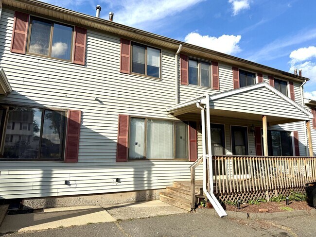 Primary Photo - 151 Newington Ave