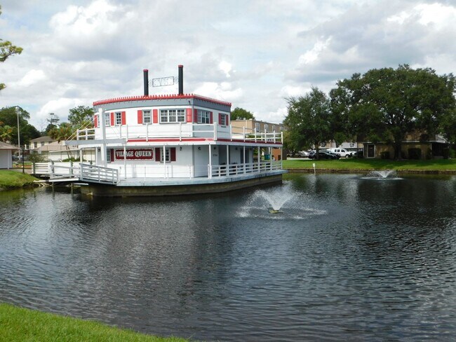 Building Photo - Large 1 Bed  Condo, w/Bonus Room (Office?) & 1 1/2 Bath