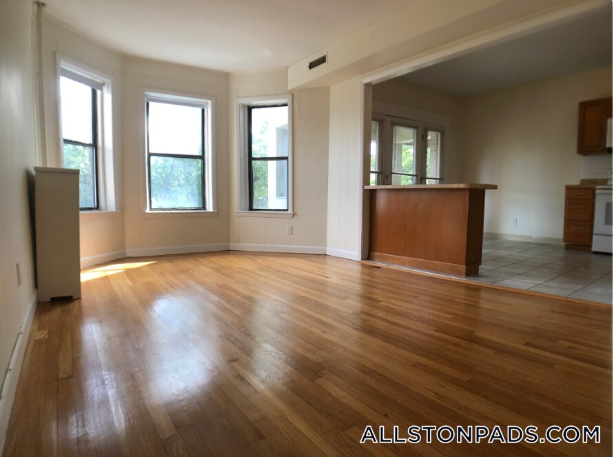 Building Photo - 1135 Commonwealth Ave