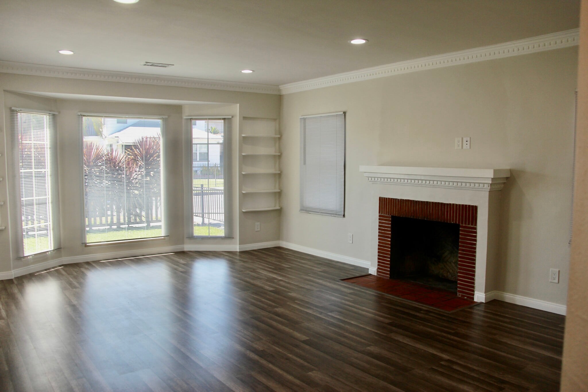 Living room - 2334 S Garth Ave
