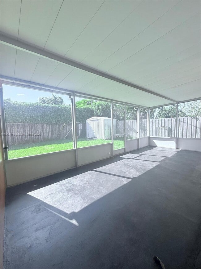 Building Photo - 9300 SW 52nd Terrace