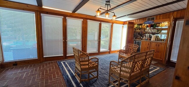 Building Photo - 289 Ashbrook Dr