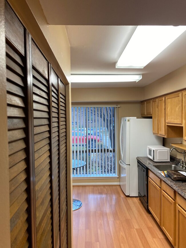 Building Photo - 2Bd/1.5Bth Beautiful TH in Greenbelt!!