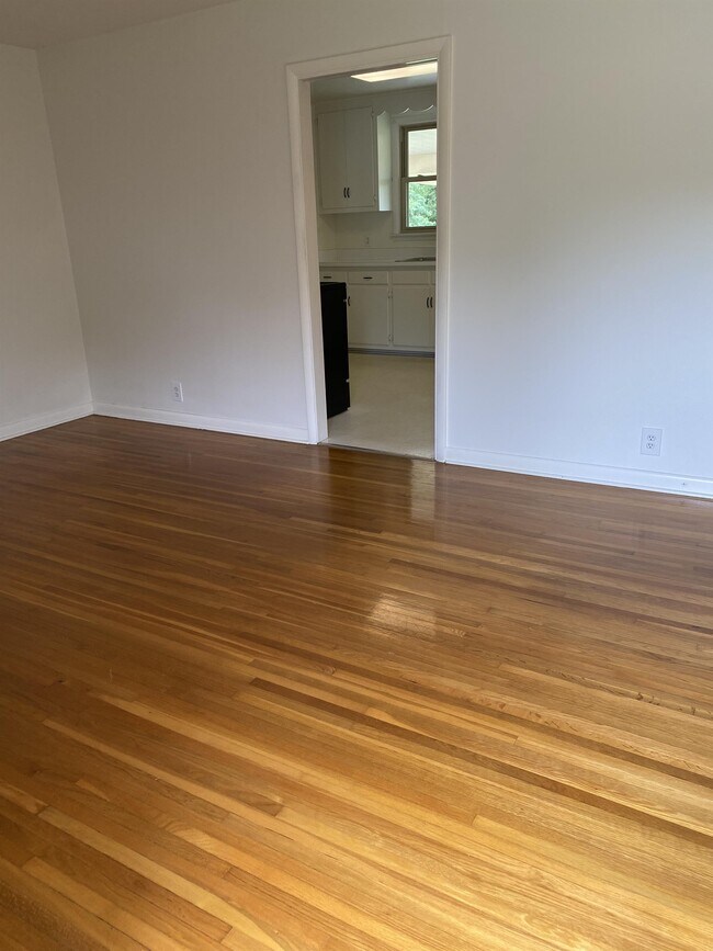 Building Photo - 4950 Hopedale Dr