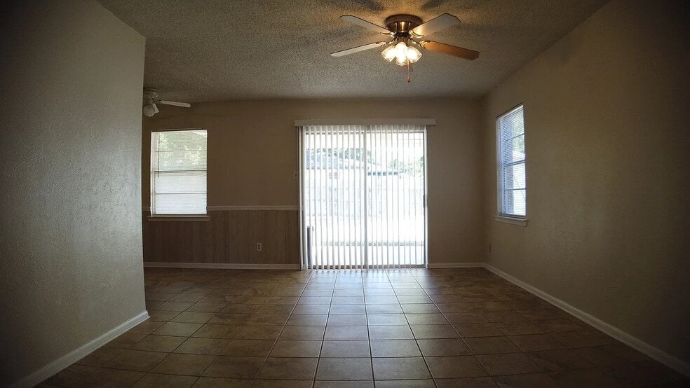 Building Photo - 1506 McCreary Ave