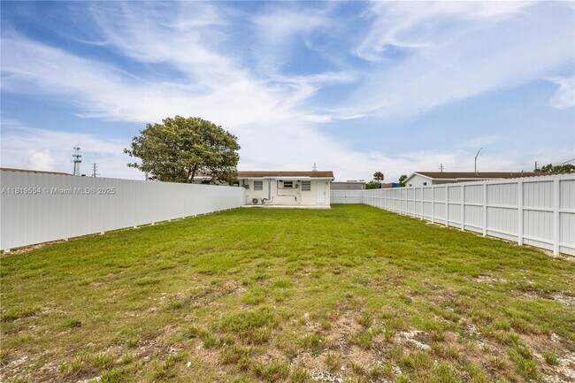 Building Photo - 10521 SW 184th St