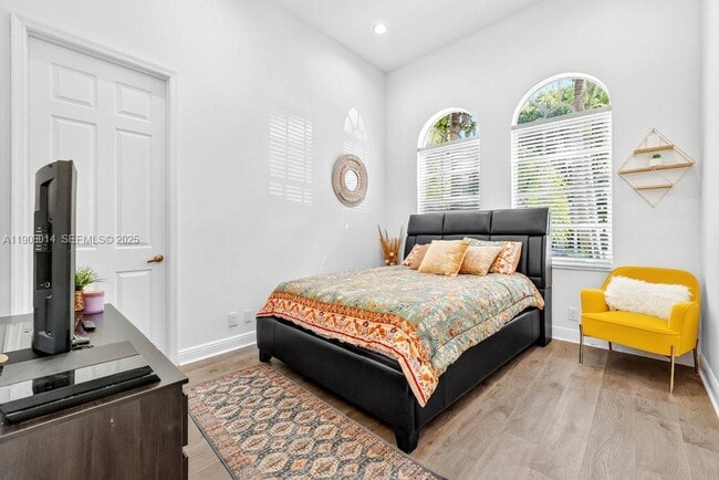 Building Photo - 6313 Paradise Cove