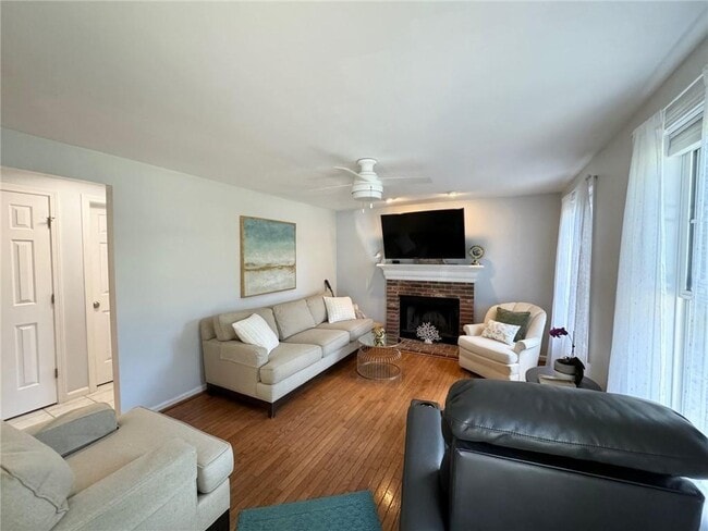 Building Photo - 8 Healey Brook Dr