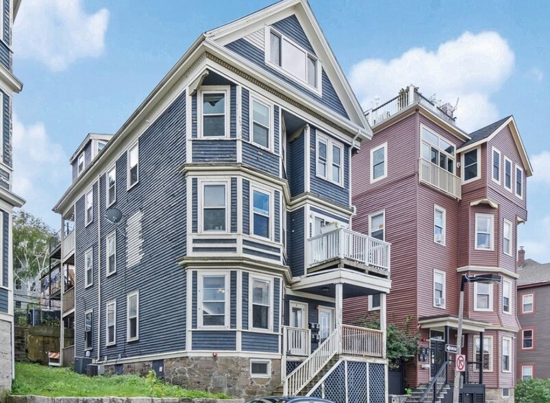 Building Photo - 180 Hillside St