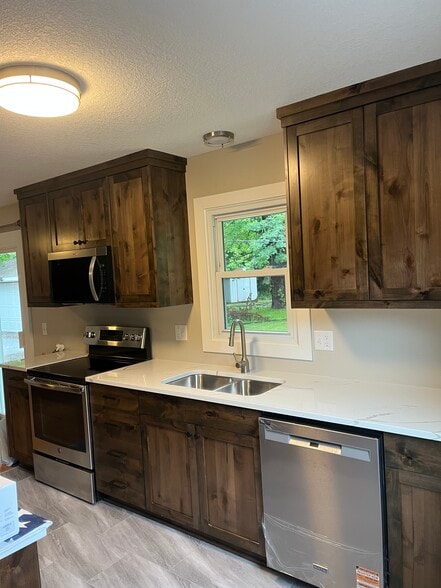 Brand new kitchen - 8624 Oakland Ave S