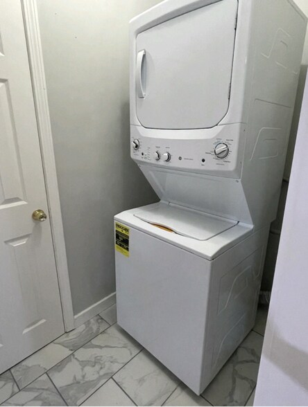Laundry Room - 1158 Metropolitan Pky SW