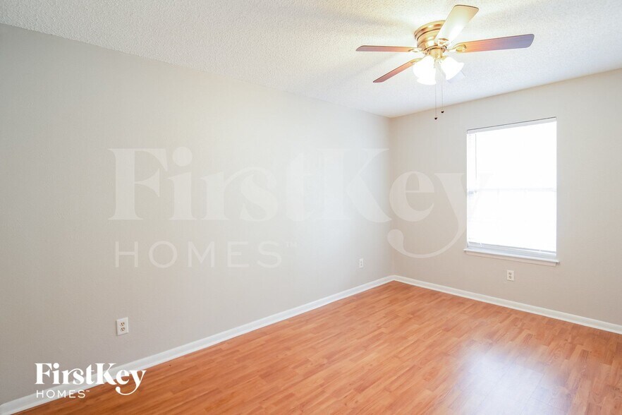 Building Photo - 131 Lancashire Rd