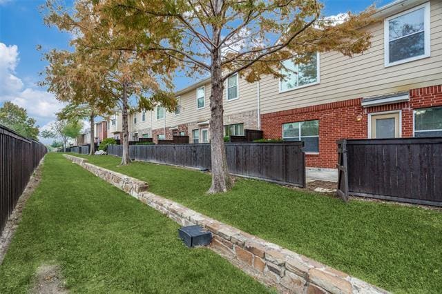 Building Photo - 8738 Manhattan Ave