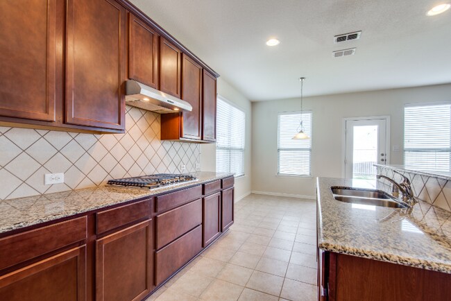Building Photo - 2813 Castle Creek Dr
