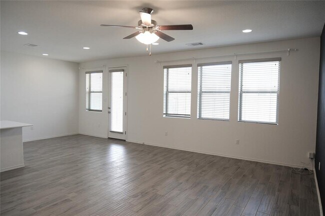 Building Photo - 11720 Reindeer Dr