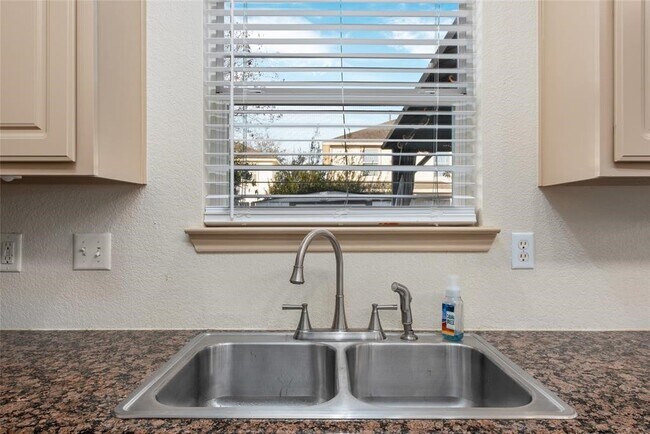 Building Photo - 20706 Stewart Crest Ln