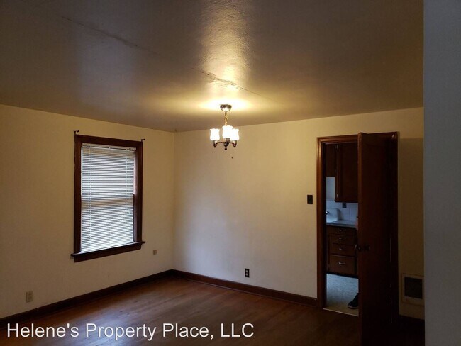 Building Photo - 440 NE Maiden Ln