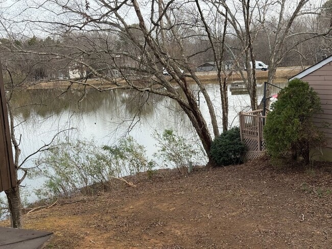 Building Photo - Beautiful Condo minutes from uptown Charlotte