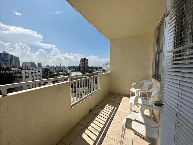 Building Photo - 3180 S Ocean Dr