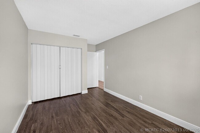 Building Photo - 1007 PROSPECT 205