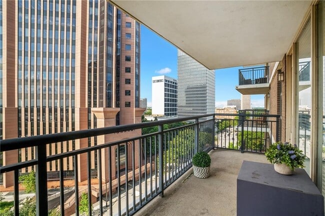 Building Photo - 620 Peachtree St NE